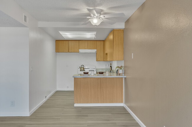 Regency Apartments in Perris, CA - Building Photo - Interior Photo