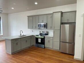 711 Chew St, Unit 3 in Allentown, PA - Foto de edificio - Building Photo