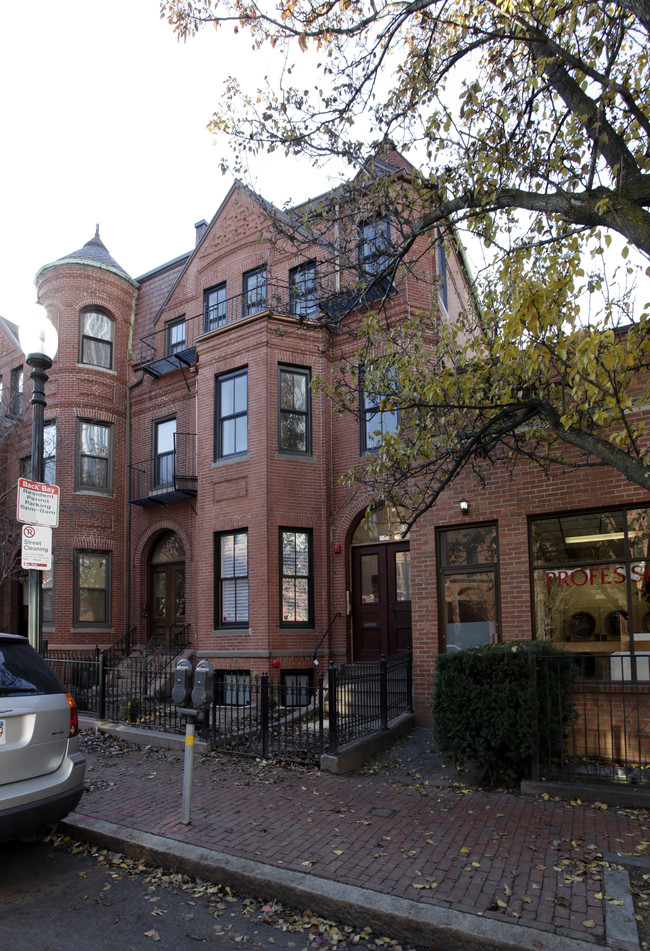 246 W Newton St in Boston, MA - Foto de edificio - Building Photo