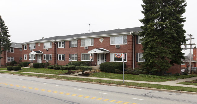 115 E Thomas St in Arlington Heights, IL - Foto de edificio - Building Photo