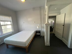 7400 Rhode Island Ave in College Park, MD - Foto de edificio - Building Photo