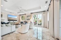 425 5th St S in Naples, FL - Foto de edificio - Building Photo