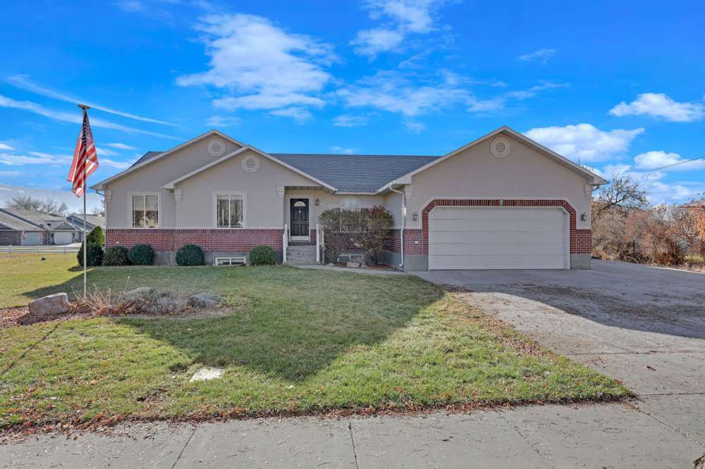 98 W 400 S in Smithfield, UT - Building Photo