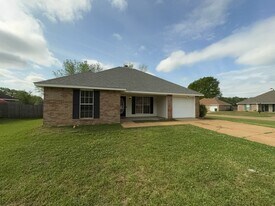 1905 Christine Dr in Byram, MS - Building Photo