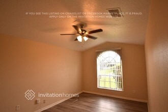 1933 SW Lennox St, Unit 204 in Port St. Lucie, FL - Foto de edificio - Building Photo