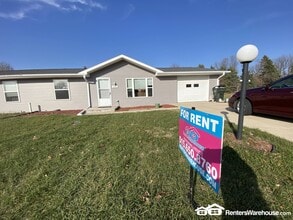 708 Graceland Ave in Perry, IA - Foto de edificio - Building Photo