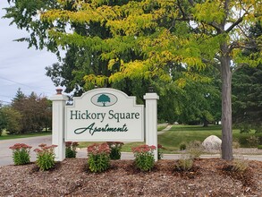 Hickory Square Apartments in Imlay City, MI - Foto de edificio - Building Photo