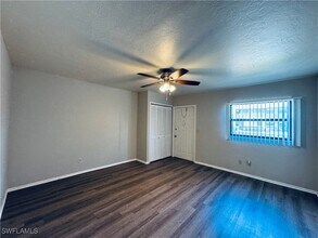 4753 Orange Grove Blvd in North Fort Myers, FL - Foto de edificio - Building Photo