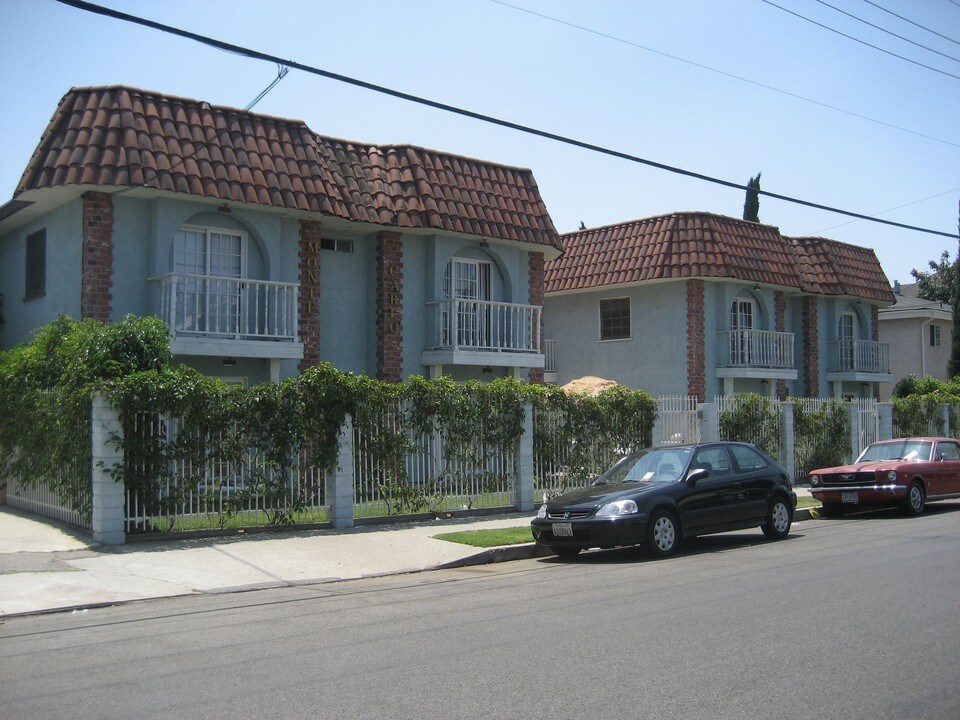 Monto Carlo in Los Angeles, CA - Foto de edificio