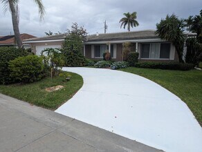 1060 Morse Blvd in West Palm Beach, FL - Building Photo - Building Photo
