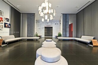 1600 NE 1st Ave, Unit 1016 in Miami, FL - Foto de edificio - Building Photo