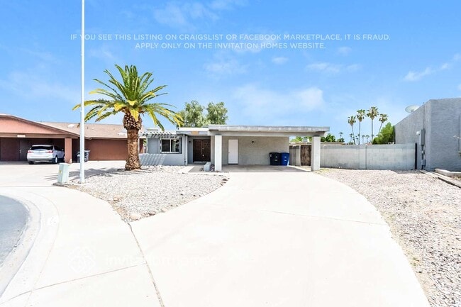 property at 4907 S Park Dr