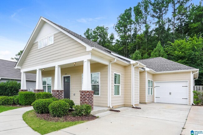 213 Hampton Dr in Calera, AL - Building Photo - Building Photo