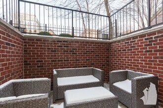 2035 W Crystal St, Unit 1 in Chicago, IL - Building Photo - Building Photo