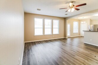 410 Cedar Lake Dr in League City, TX - Foto de edificio - Building Photo