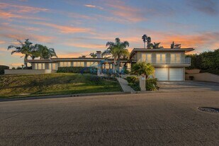 1504 Vía Margarita in Palos Verdes Estates, CA - Building Photo