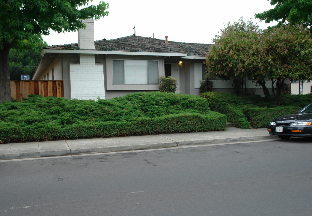 3720 Peacock Ct in Santa Clara, CA - Foto de edificio