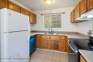 44-108-108 Ikeanani Dr in Kaneohe, HI - Building Photo