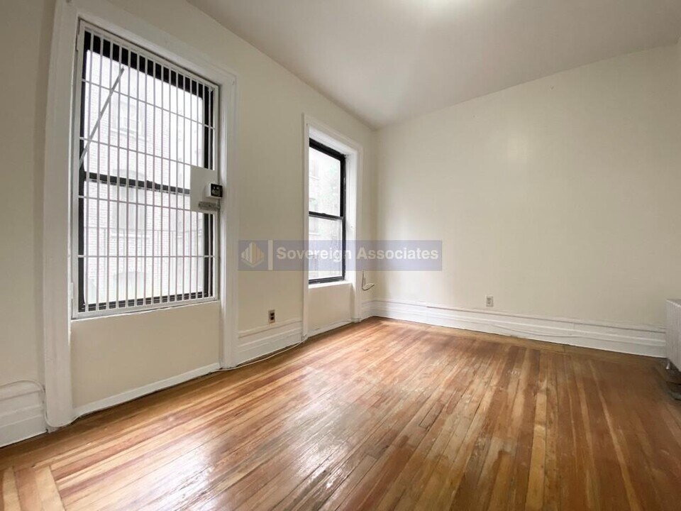182 Claremont Ave in New York, NY - Building Photo