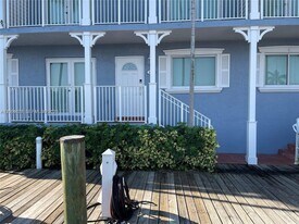 2415 NW 16th St Rd in Miami, FL - Building Photo