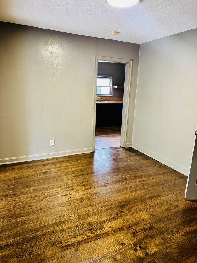 1828 Mitchell St in Savannah, GA - Building Photo - Building Photo