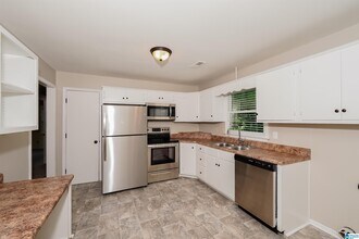753 Vaughn Cir in Birmingham, AL - Building Photo - Building Photo