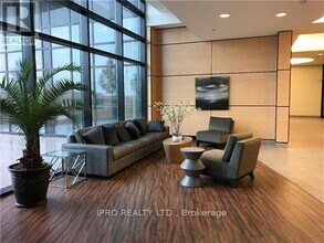2910-2910 Hwy 7 in Vaughan, ON - Building Photo - Building Photo