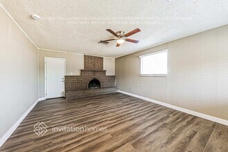 6921 W Hazelwood St in Phoenix, AZ - Foto de edificio - Building Photo