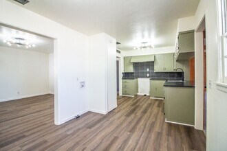 1711 43rd St in Lubbock, TX - Building Photo - Building Photo