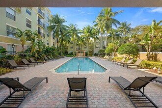 1900 Van Buren St, Unit 206B in Hollywood, FL - Building Photo - Building Photo