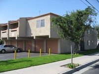 8100 Apartments in Stanton, CA - Foto de edificio - Building Photo