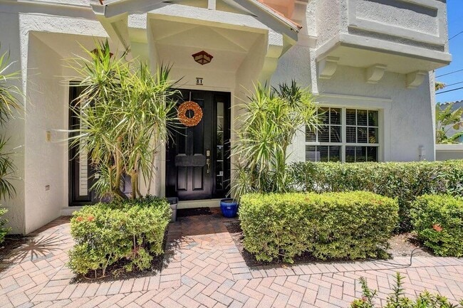 295 NE 5th Ave in Delray Beach, FL - Building Photo - Building Photo