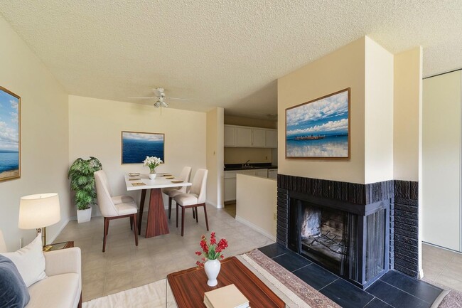 Westridge Manor in Edmonton, AB - Building Photo - Building Photo