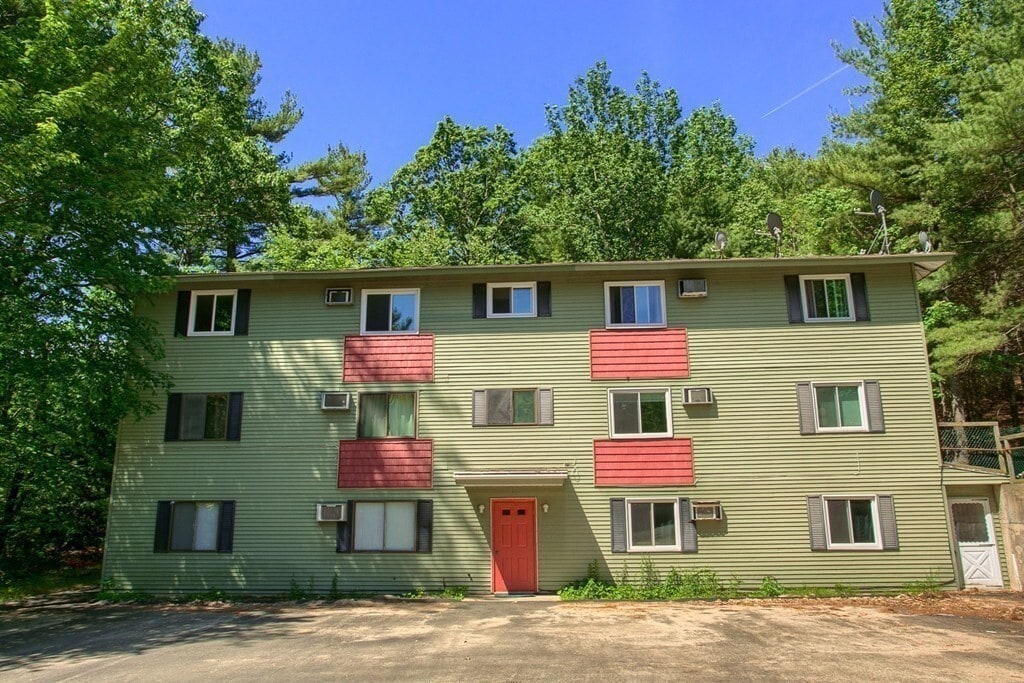 110 State Rd E in Westminster, MA - Building Photo