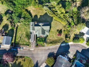 3088 Harrison Ave in Astoria, OR - Foto de edificio - Building Photo