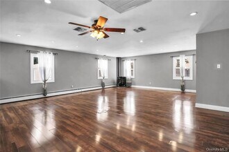 11 Onyx Dr in Stony Brook, NY - Building Photo - Building Photo