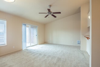 Hawks Ridge Apartments in Happy Valley, OR - Foto de edificio - Interior Photo