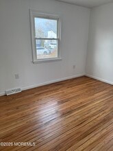 174 Seabreeze Way in Keansburg, NJ - Building Photo - Building Photo