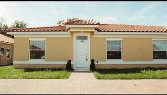 1626 Cumin Dr in Poinciana, FL - Building Photo