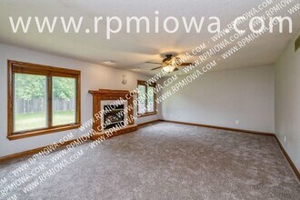 15803 Hawthorn Dr in Clive, IA - Building Photo - Building Photo