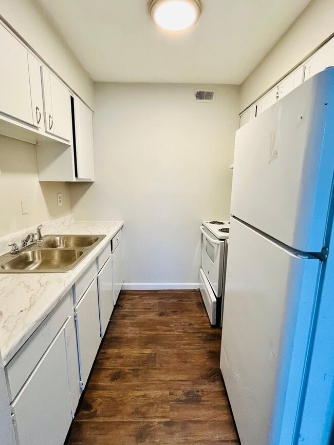 Town Pointe Apartments in Bardstown, KY - Foto de edificio - Building Photo