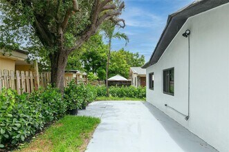 6125 SW 40th Ct in Miramar, FL - Building Photo - Building Photo