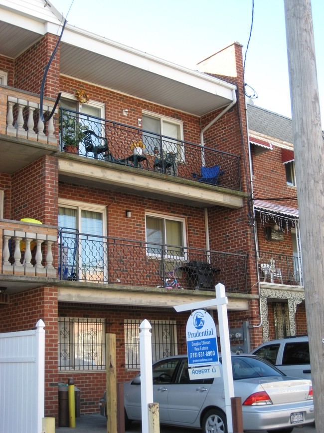 108-56 53rd Ave in Flushing, NY - Building Photo - Building Photo