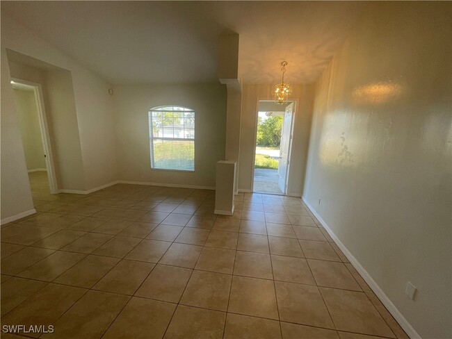 2615 8th St SW in Lehigh Acres, FL - Foto de edificio - Building Photo