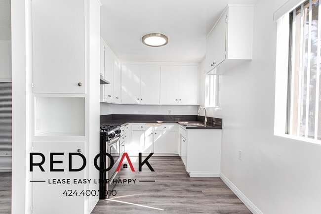 12737 Moorpark St in Los Angeles, CA - Building Photo - Building Photo