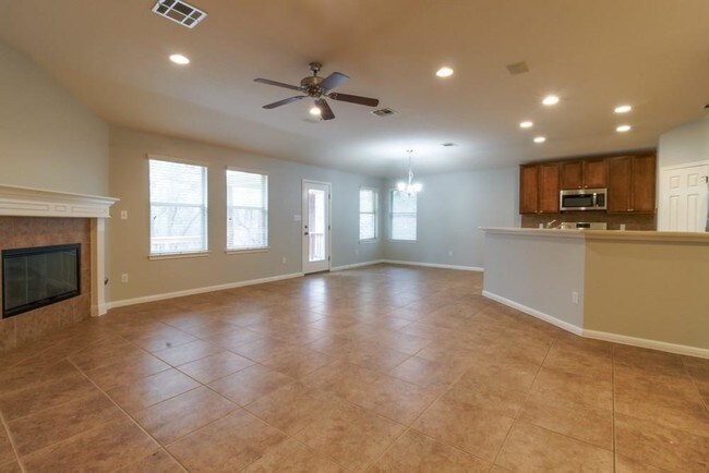 1945 Creek Crest Way in Round Rock, TX - Building Photo - Building Photo