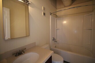 32 Peachtree St, Unit #1307 in Atlanta, GA - Building Photo - Building Photo