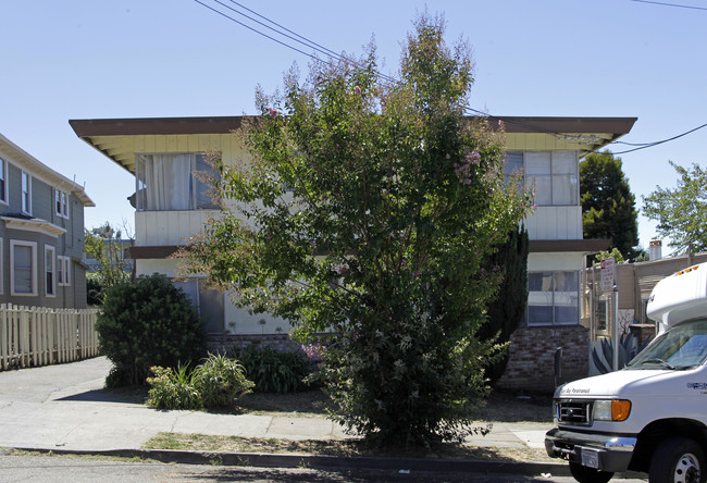 2811 Nicol Ave in Oakland, CA - Foto de edificio - Building Photo