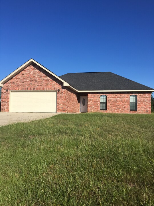 167 Small Oaks Rd in Leesville, LA - Foto de edificio