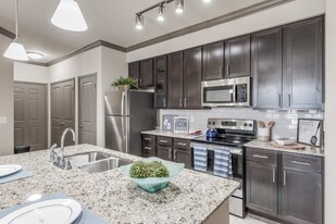 3199 Genoa Red Bluff Rd in Pasadena, TX - Building Photo